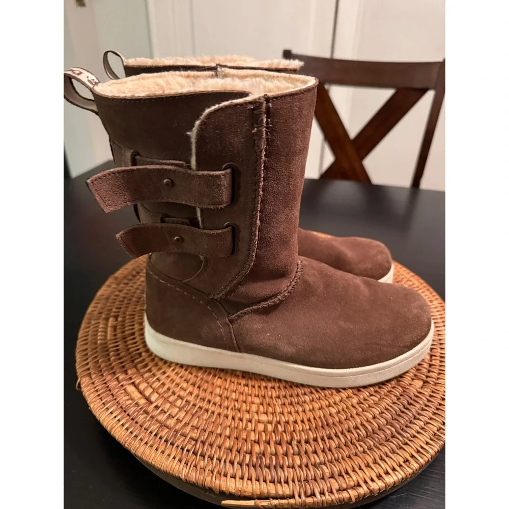 Bearpaw Womens Brown Suede Mid Calf Winter Boots Double Buckle Size 8